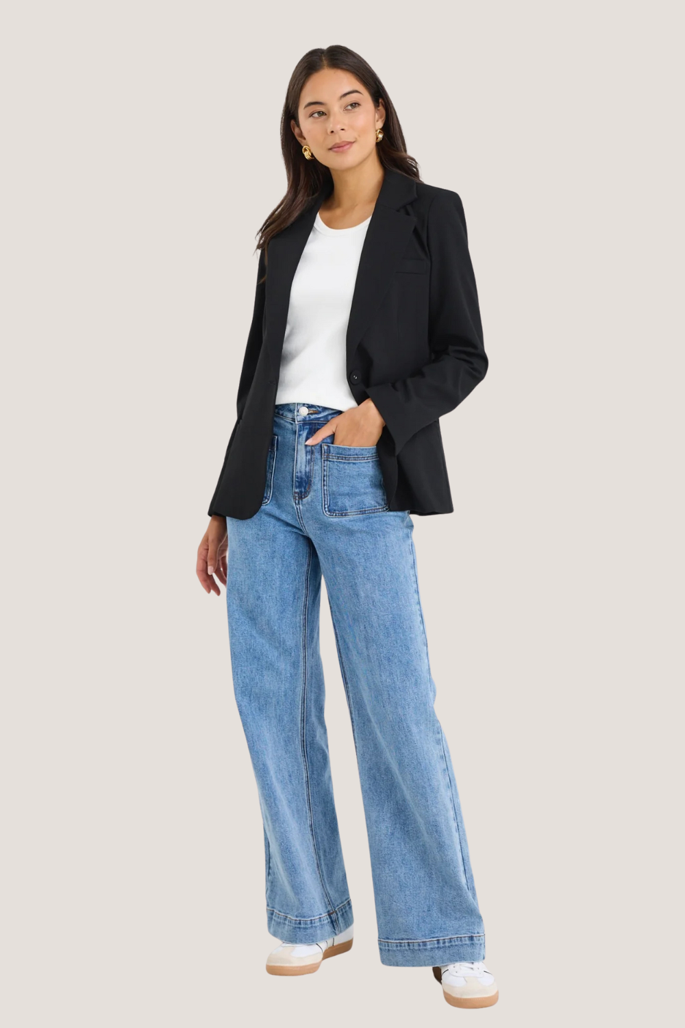 Suave Black Fitted Short Blazer