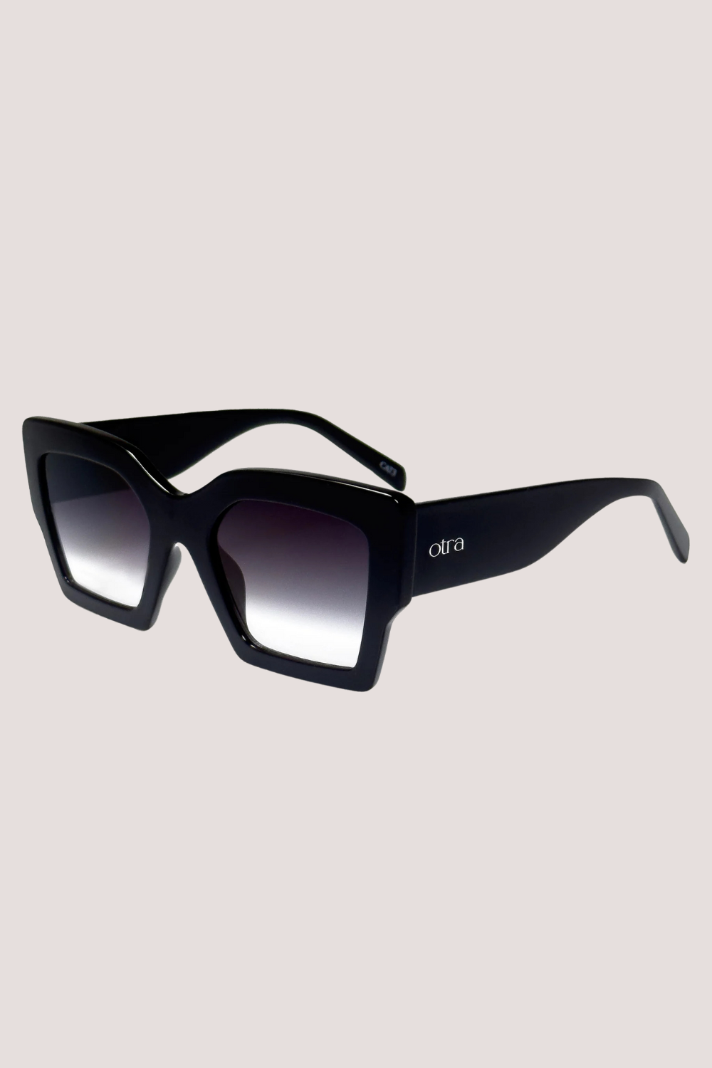 Pipa | Black/Smoke
