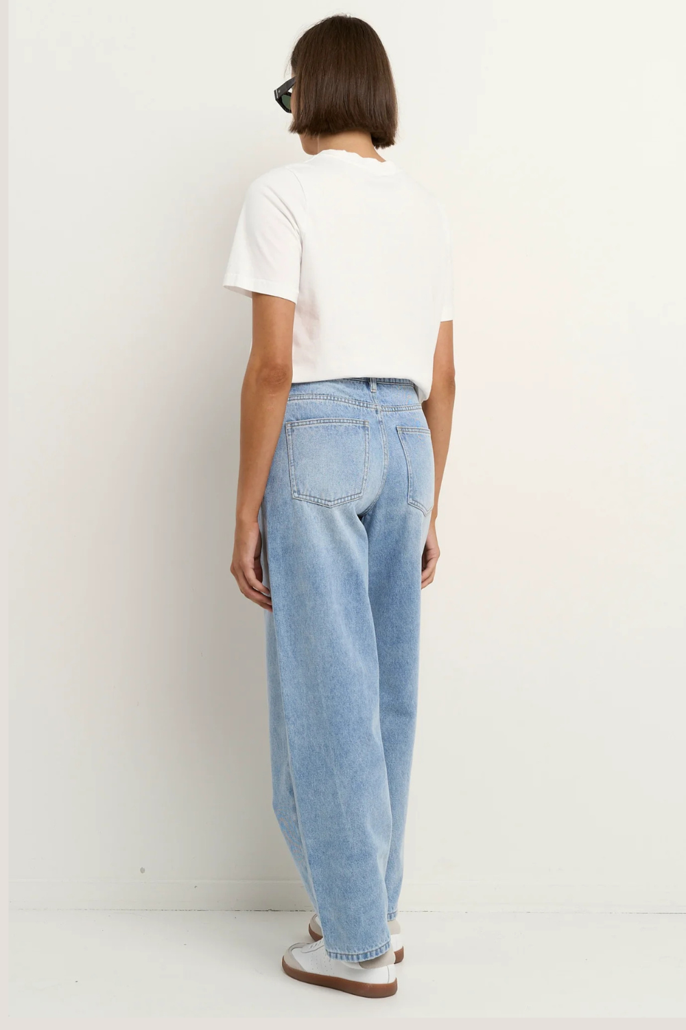 Berlin Ice Blue Mid Barrel Leg Jean