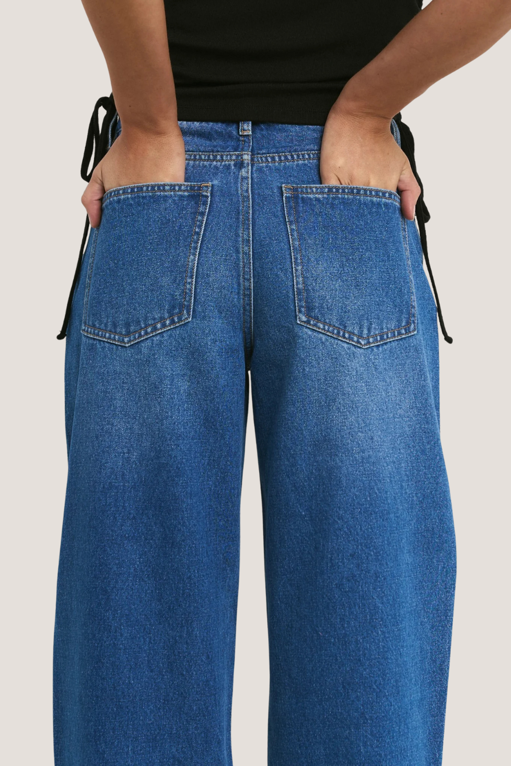 Berlin Signature Blue Mid Barrel Leg Jean