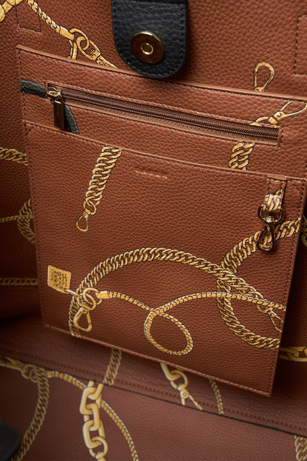Carter Tote Tan + Tan Chain Print