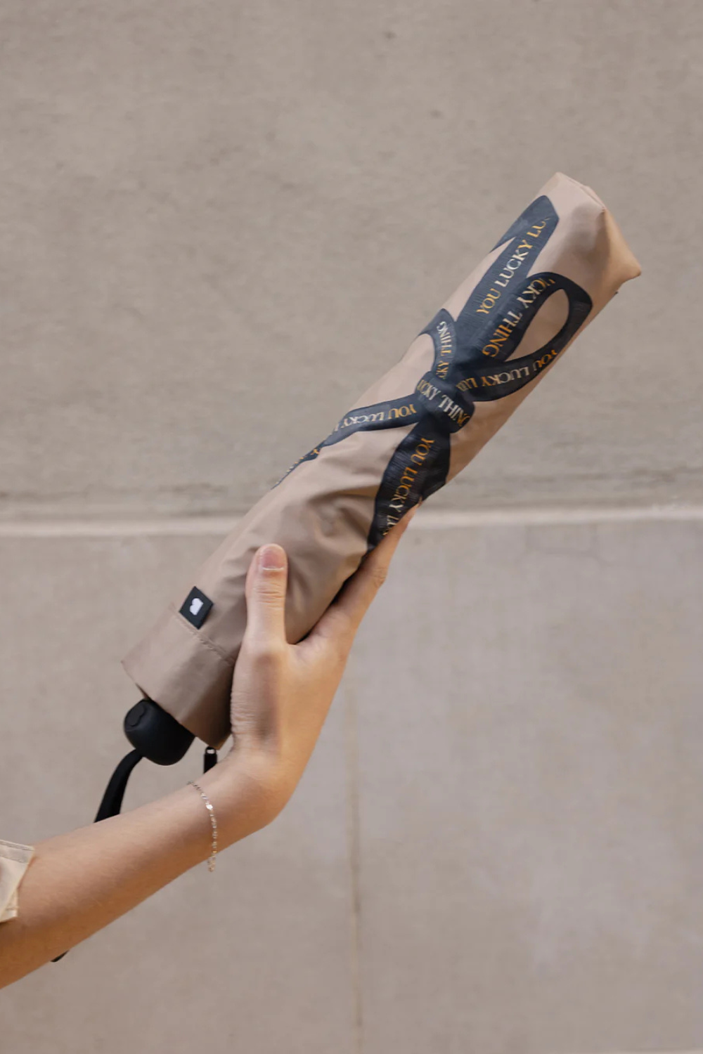 Saben x Blunt Umbrella Tea Ribbon Print