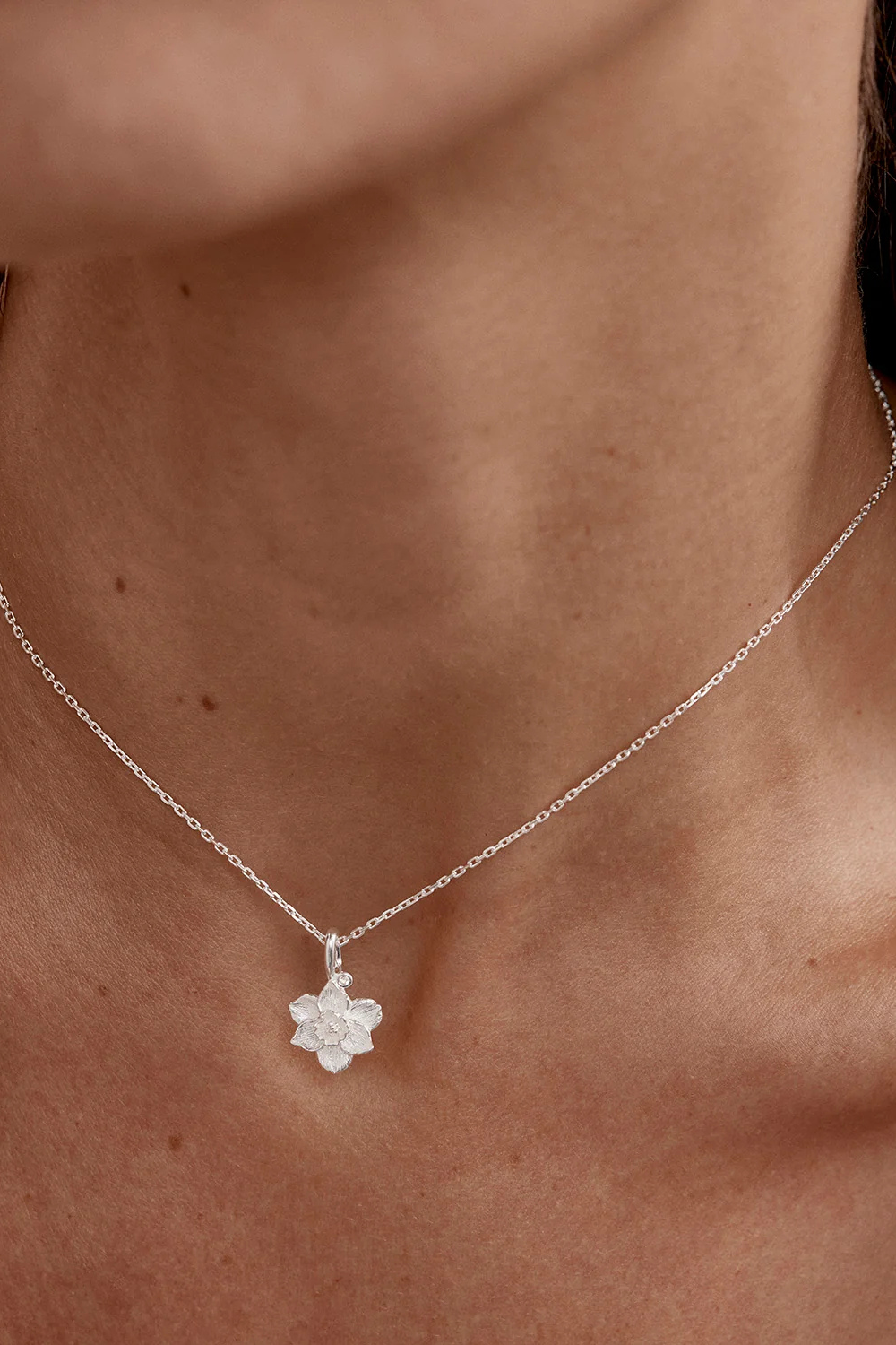 Sterling Silver Narcissus December Birth Flower Necklace