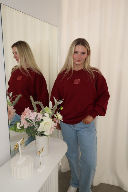 Monica Graphic Crew | Burgundy