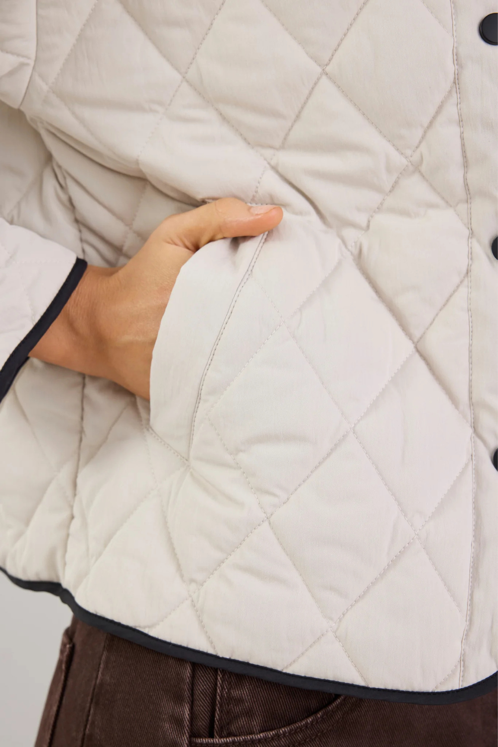 Apex Bone Collarless Quilted Contrast Piping Puffer Jacket