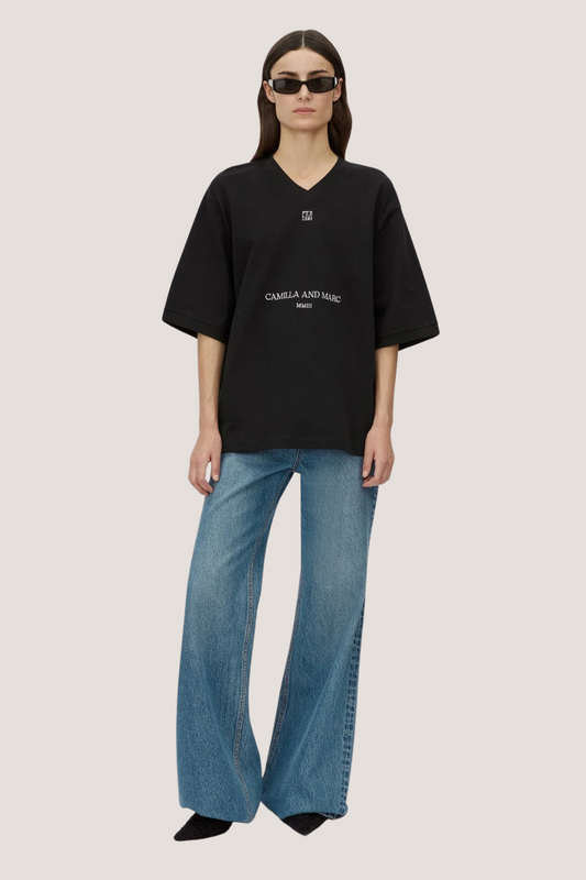 Larissa Logo Tee | Black