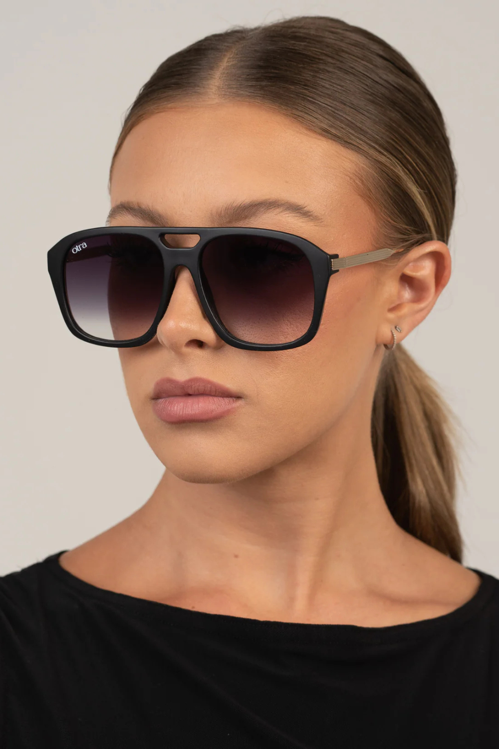 Reina | Black/Smoke Fade