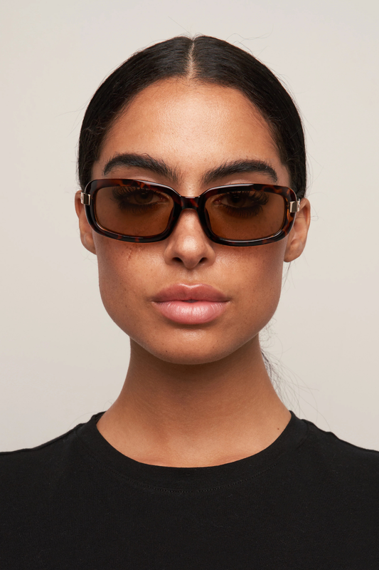 Delilah | Tort/Brown