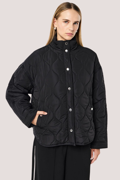 Surge Quilt Jacket | Black