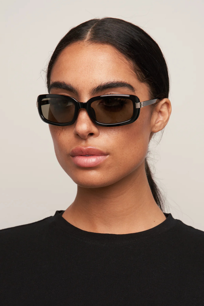 Delilah | Black/Smoke