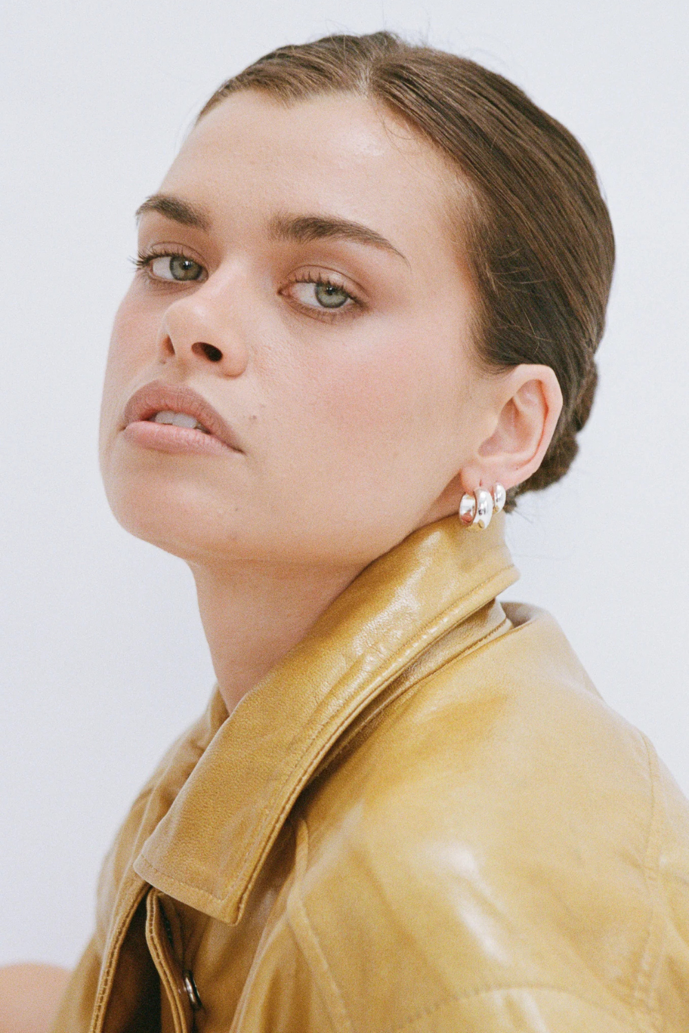 Petite Thick Huggies | White Gold | 8mm