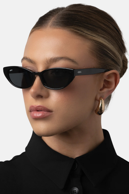 Shona | Black/Smoke
