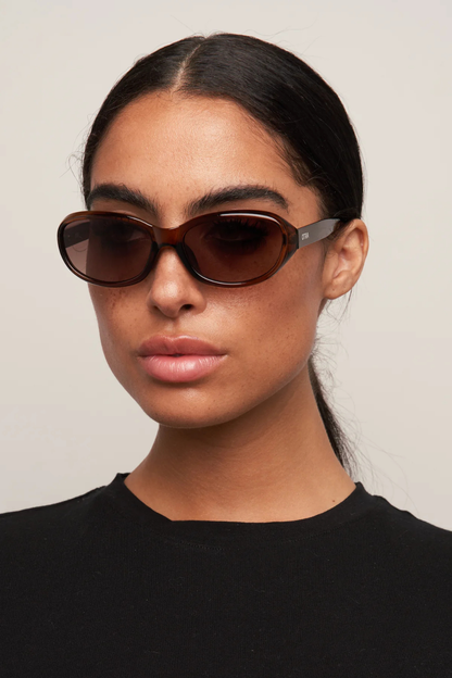 Elsa | Trans Maple/Brown Fade