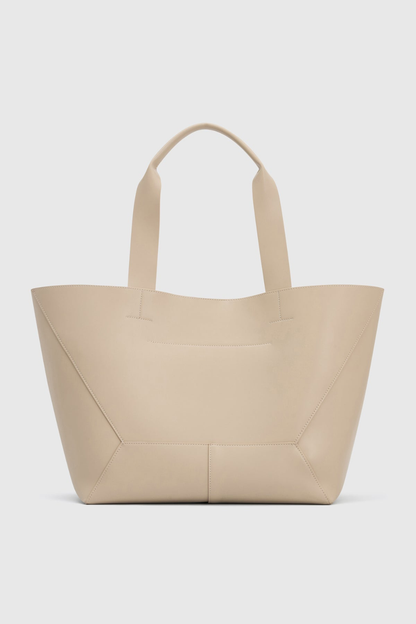 Ezra Tote | Chalk