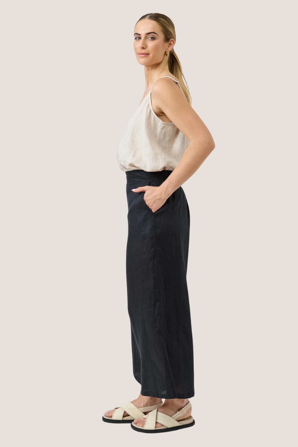 Studio Crop Pant | Ebony
