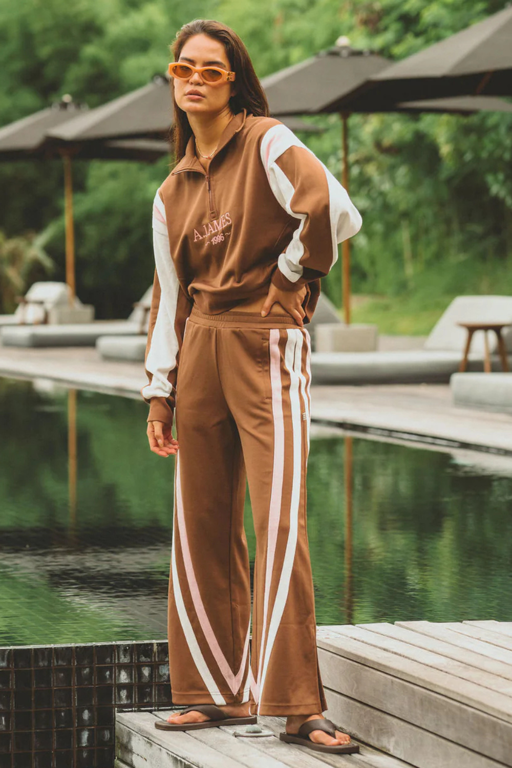 1996 Trackside Sweatshirt | Mocha