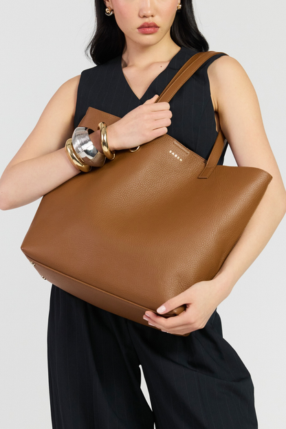 Carter Tote Tan + Tan Chain Print