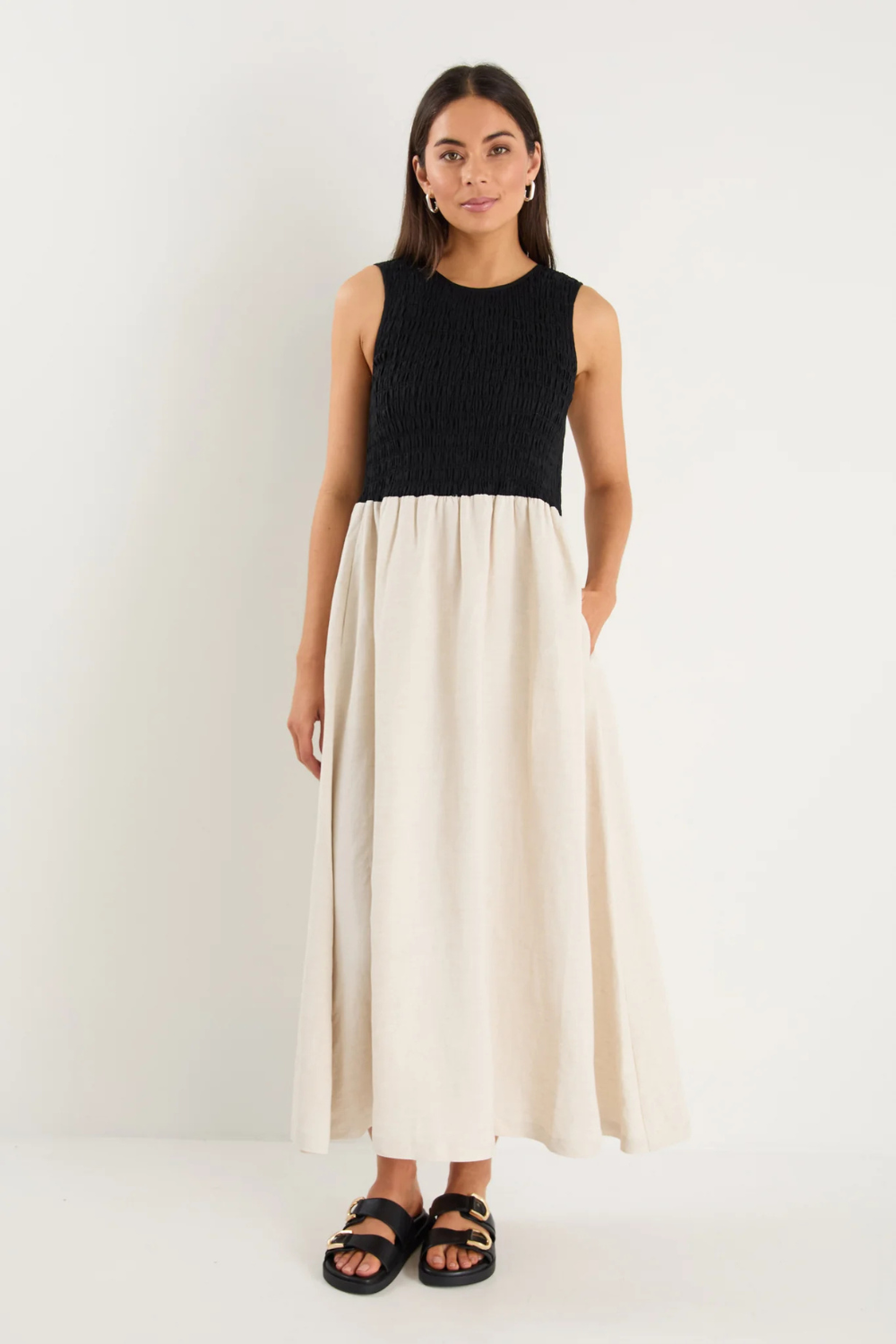 Bryar Black Natural Linen Blend SS Shirred Bodice Midi Dress
