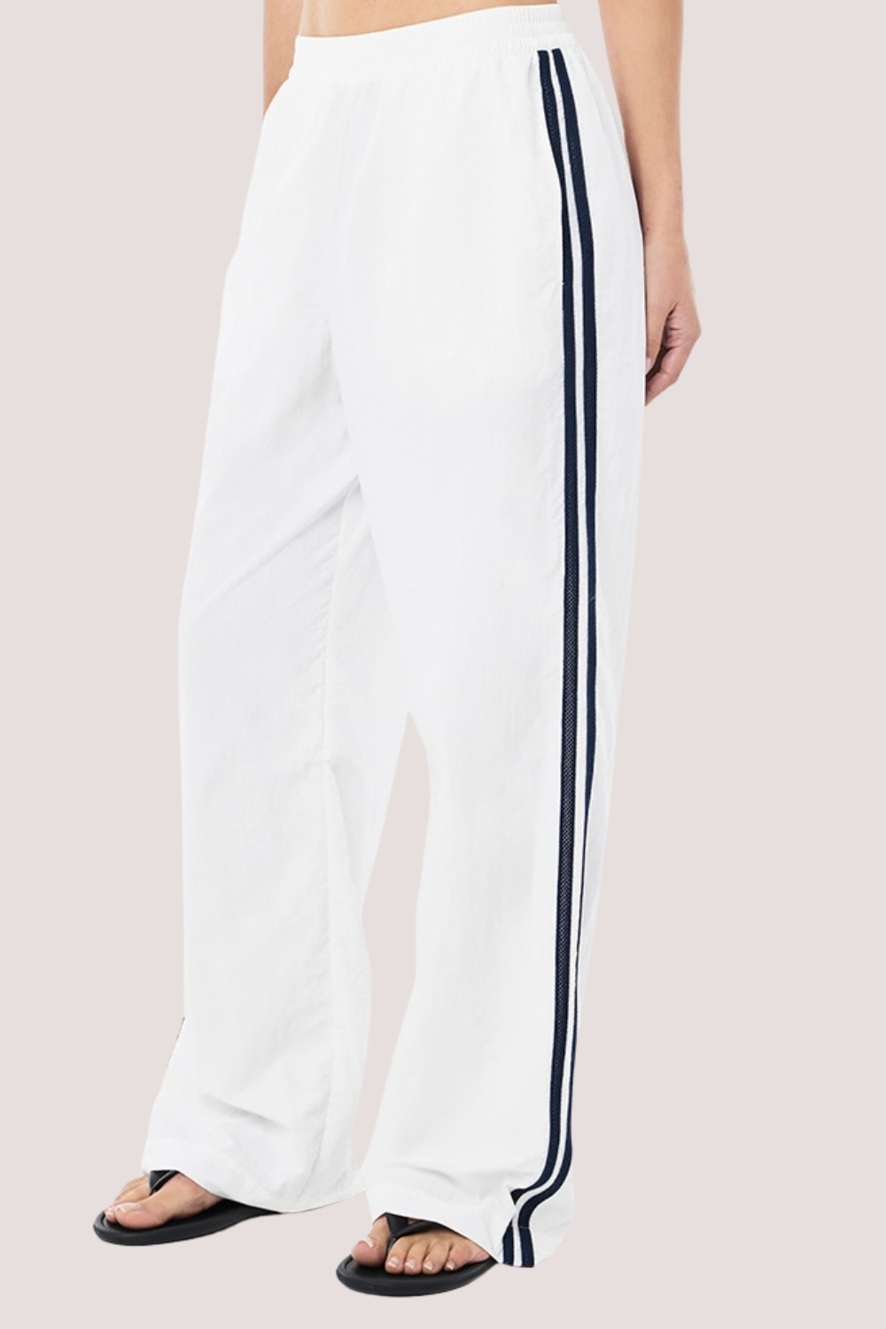 Relay spray track pant | White/Dark Navy