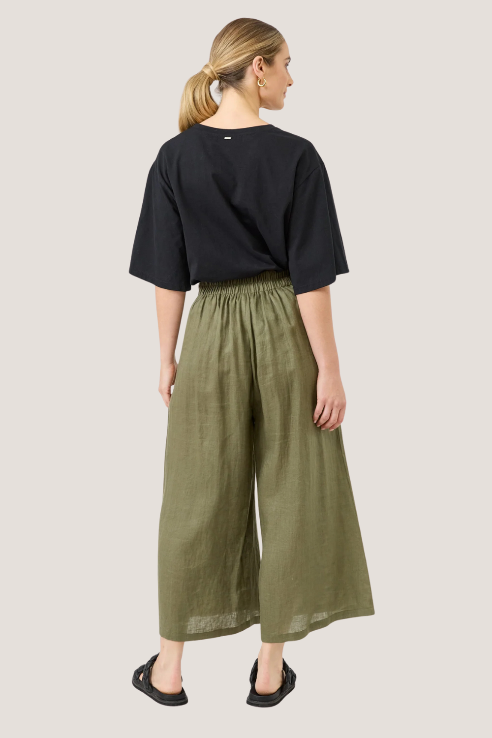 Studio Crop | Khaki