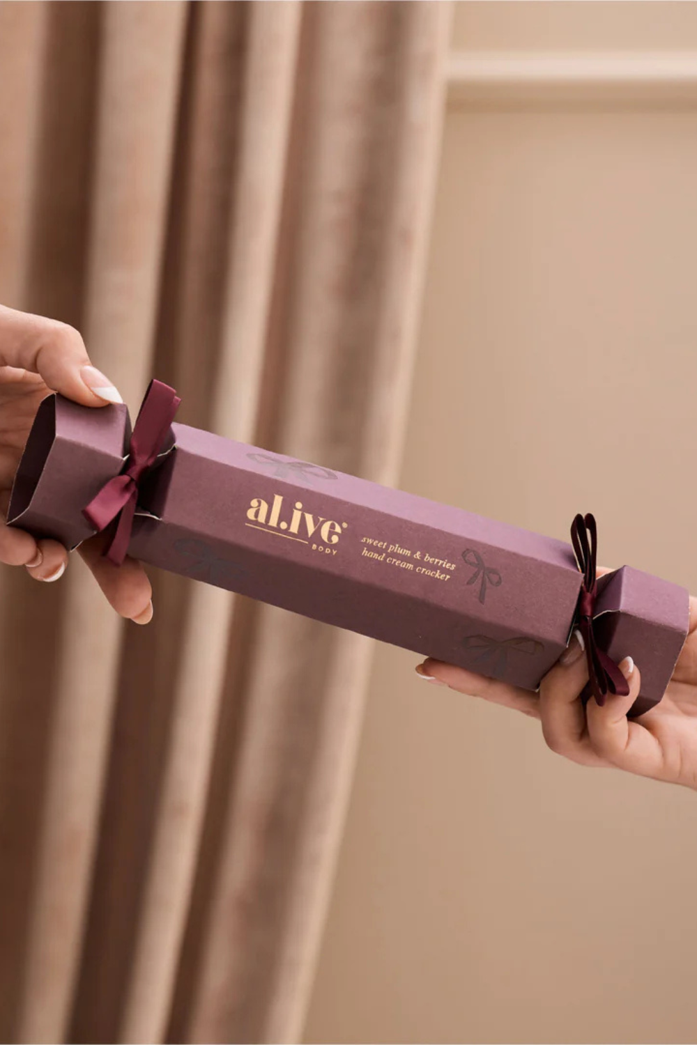 Hand Cream Cracker | Sweet Plum & Berries