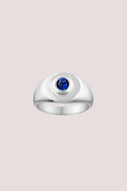 Heritage Signet Ring | White Gold/Royal Blue