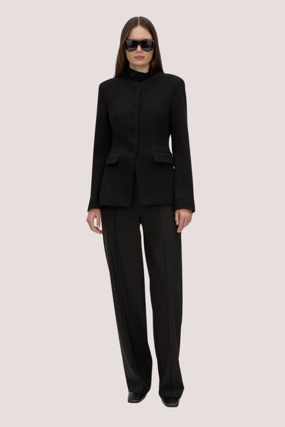 Nomari Short Fitted Coat | Black