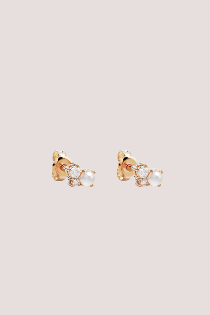 18k Gold Vermeil Love in Stillness Pearl Stud Earrings