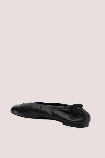 Willow | Black Leather