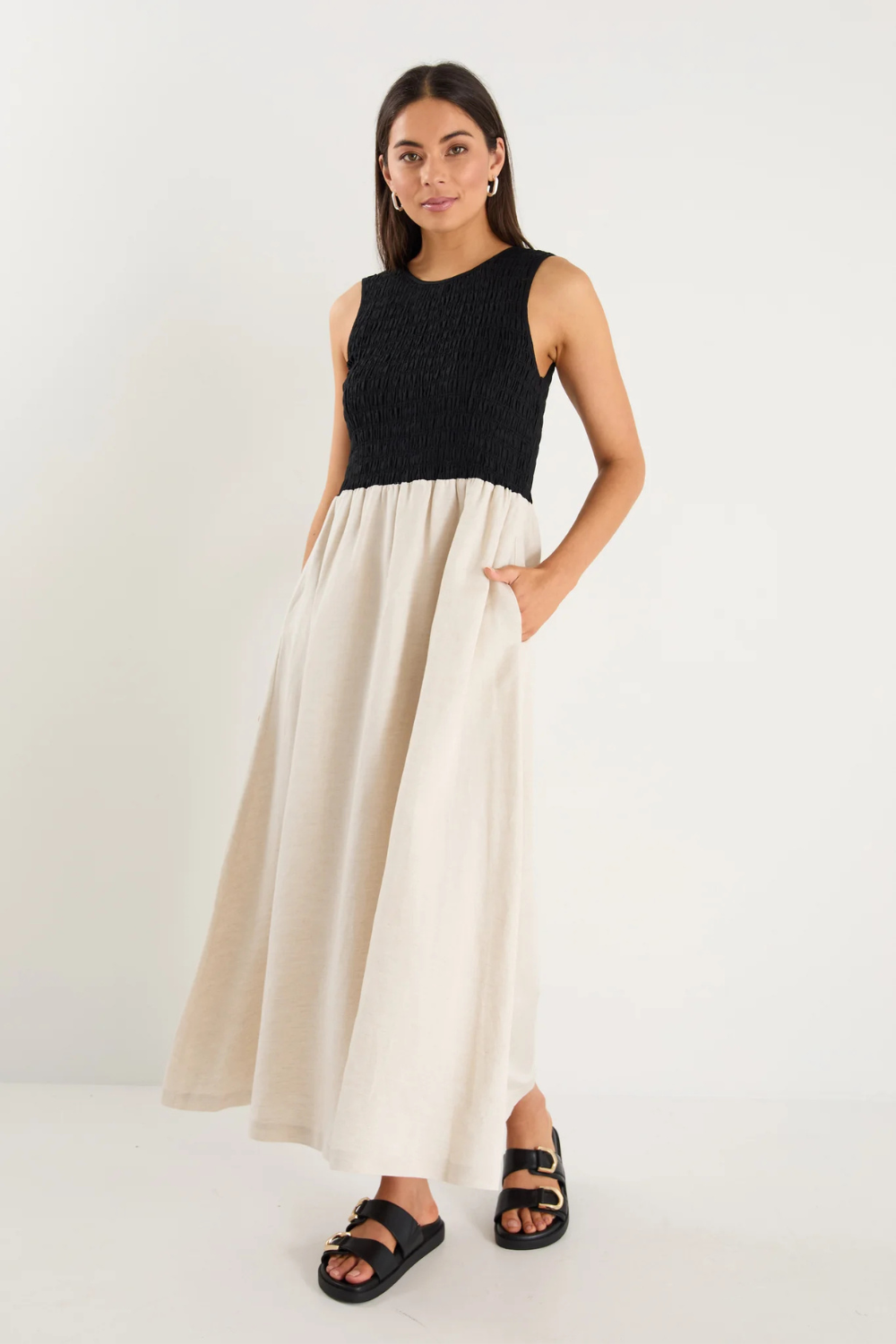 Bryar Black Natural Linen Blend SS Shirred Bodice Midi Dress