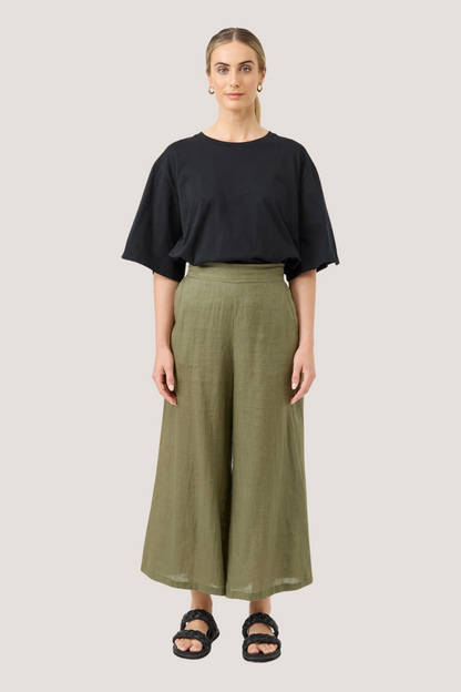 Studio Crop | Khaki