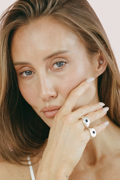 Heritage Signet Ring | White Gold/Royal Blue