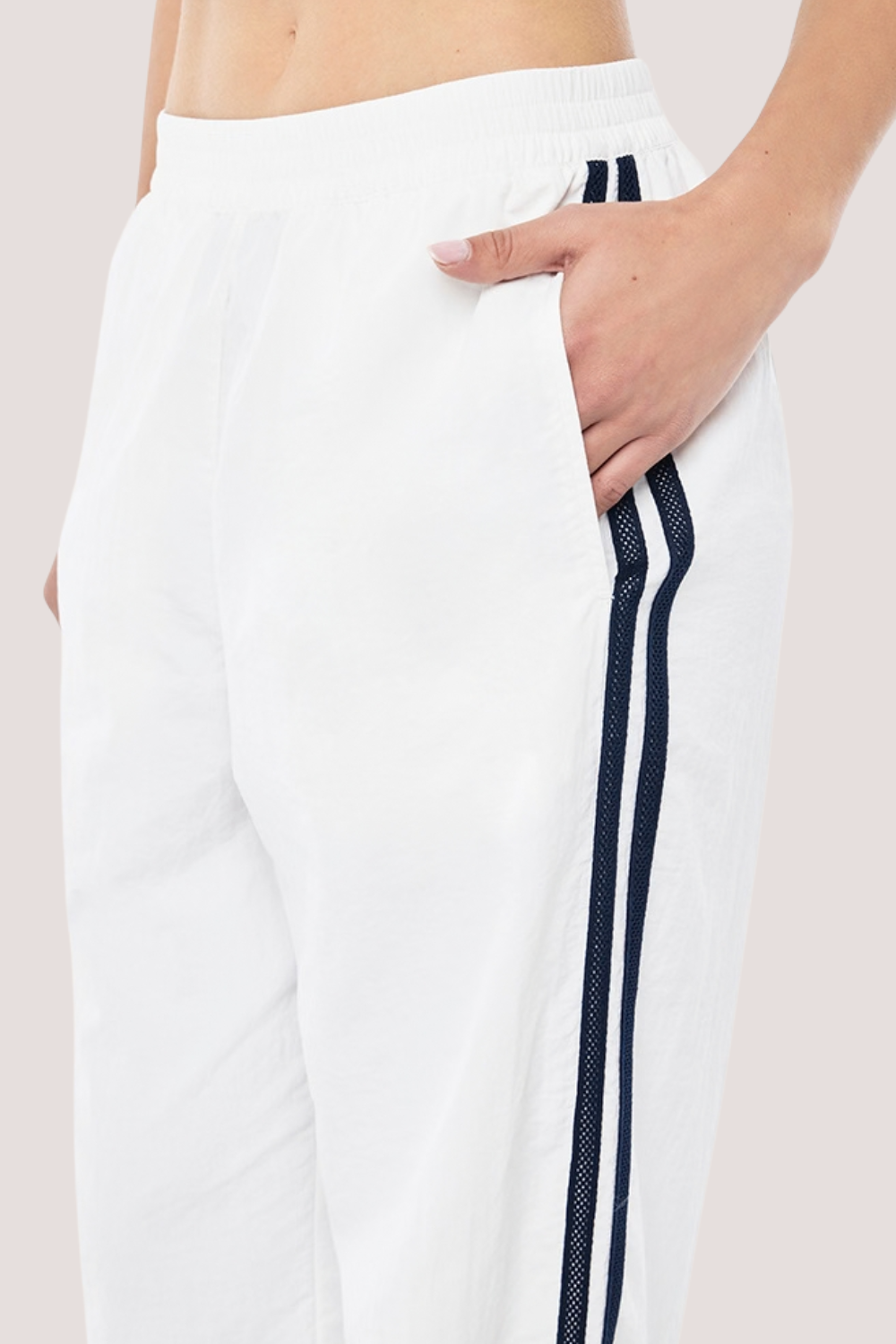 Relay spray track pant | White/Dark Navy