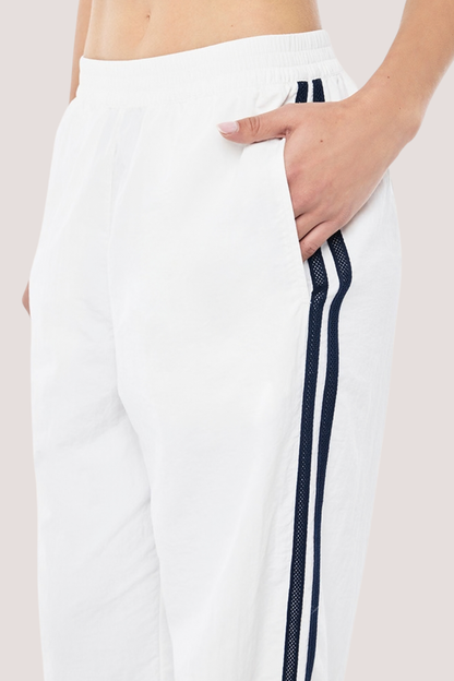 Relay spray track pant | White/Dark Navy