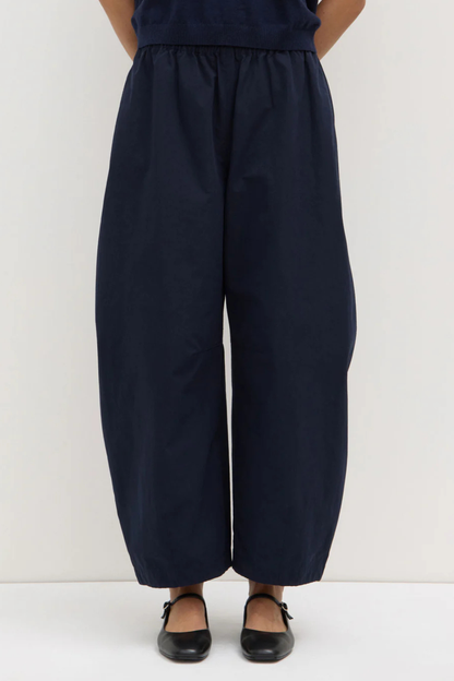 Lola Barrel Pant | Navy