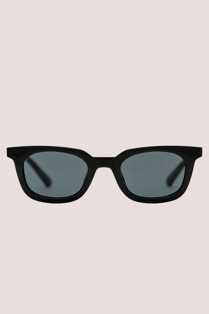 Nia | Black/Smoke