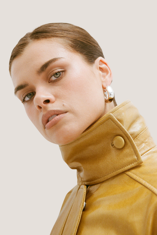 Dina Hoops | White Gold