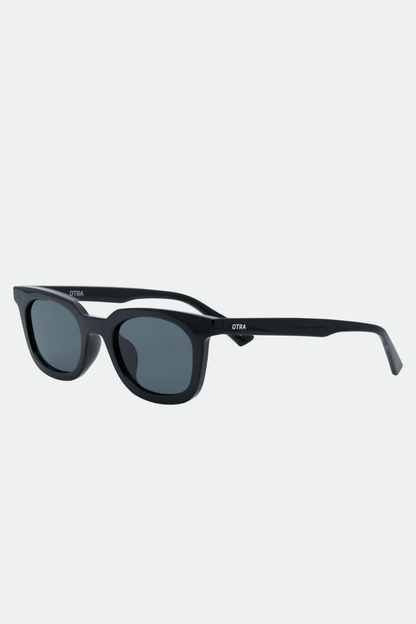 Nia | Black/Smoke