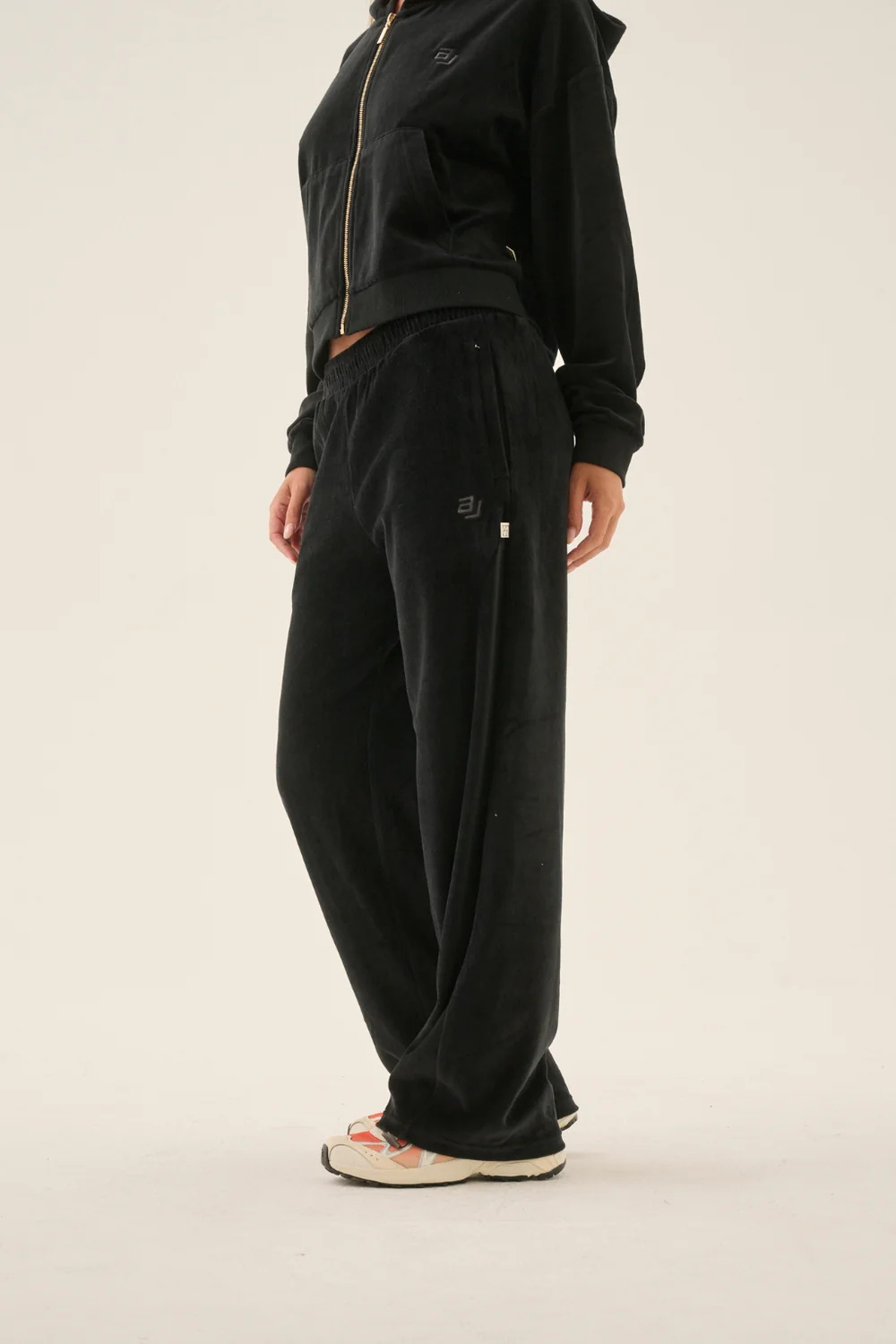 AJ Velour Trackpant | Noir